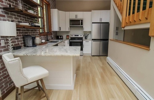North Conway Condo | Peaceful mountain getaway, newly renovated and minutes to everything