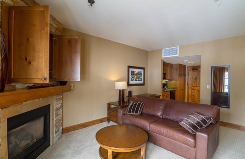 Tamarack Apartment | Peaceful Oasis Lodge King Studio Condo - Luxurious King Studio|Pet friendly|Fireplace