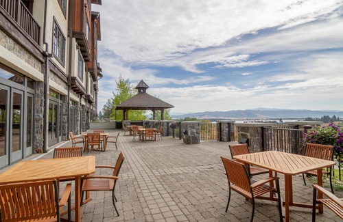 Tamarack Apartment | Peaceful Oasis Lodge King Studio Condo - Luxurious King Studio|Pet friendly|Fireplace
