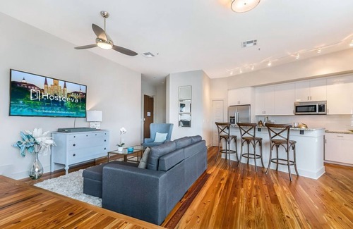 Central Business District Hotel | Peaceful Penthouse in Downtown of NOLA