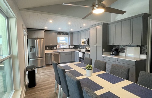 Providence Lakes House | Peaceful Poolside Lake Home 15 Mins to Tampa