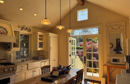 Golden Rectangle House | Peaceful & Private CARMEL Home- Easy Walk to Carmel Shops, Restaurants & Beach.