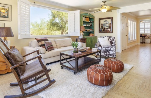 Twentynine Palms House | Peaceful Retreat w/ Chef's Kitchen*Pool*Fire Pit *Hot Tub