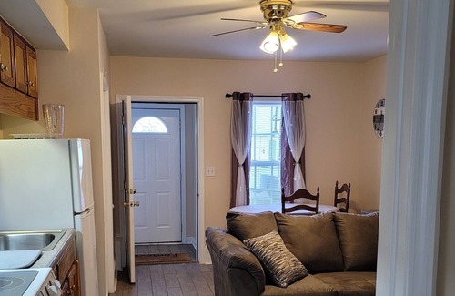 Chapin Apartment | Peaceful Retreat close to everything