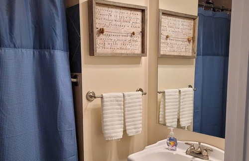 Chapin Apartment | Peaceful Retreat close to everything