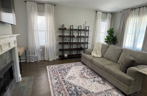 New Castle House | Peaceful Retreat Tucked Behind Private Gates