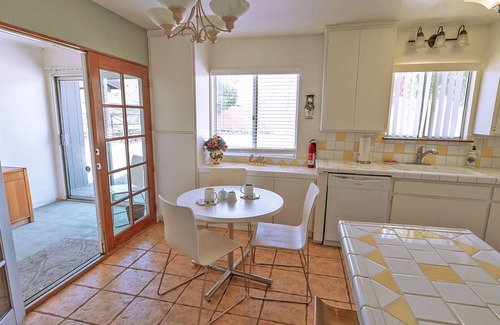 Morongo Valley House | Peaceful Retreat Chateau Merlot – Large Home on 25 acre Estate