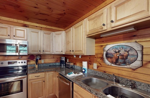 Elk Park Cabin | Peaceful Retreat with outdoor deck, pool table and hot tub