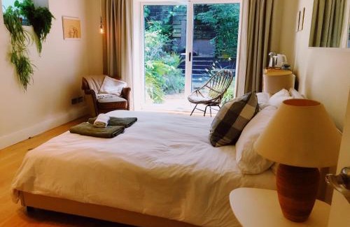 Falmouth House | Peaceful Scandi Garden room