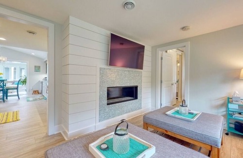 Saugatuck House | Peaceful, serene, and one-of-kind are just a few ways to describe this absolute