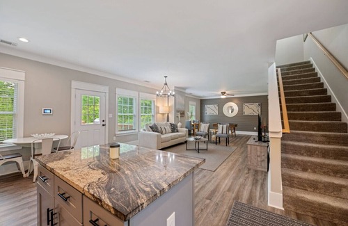 Acworth House | ~Peaceful & Serene~ Lake Nearby~ Lakepoint Close