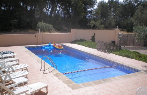 Costa Dorada Villa | Peaceful,spacious villa, 220m2. 5 bedr.3 bathr.& large pool. Sleeps 6-13 persons