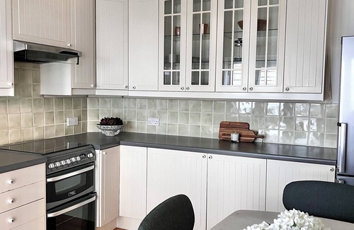 Sands End House | Peaceful & Spacious cottage in Fulham