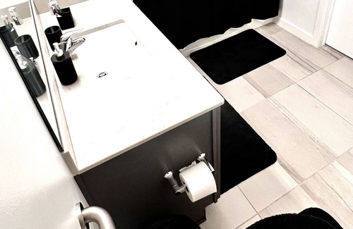 North Chesterfield Apartment | Peaceful Stay luxury Apt