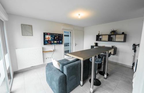 Pessac Apartment | Peaceful stay near Pessac forest