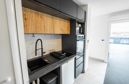 Pessac Apartment | Peaceful stay near Pessac forest