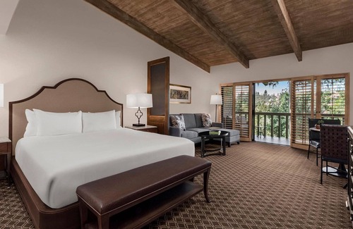 Rancho Bernardo Hotel | Peaceful Studio Getaway Overlooking Golf Greens or Tranquil Spa Areas
