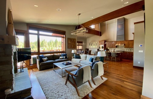 Truckee House | Peaceful Tahoe getaway at Schaffer's Mill
