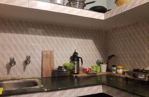New Manali Apartment | Peaceful & Tiny Studio Apartment @Manali w/Wi-Fi + Kitchen, Centrally Located.