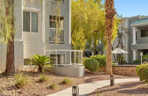 Las Vegas Condo | Peaceful Vegas 2 Bedroom, 2 Bathroom Condo, Sleeps 6