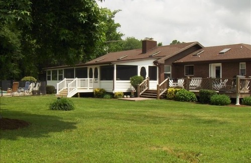 Cambridge House | Peaceful Waterfront Retreat ~ 23 Private Acres With Dock & Pool