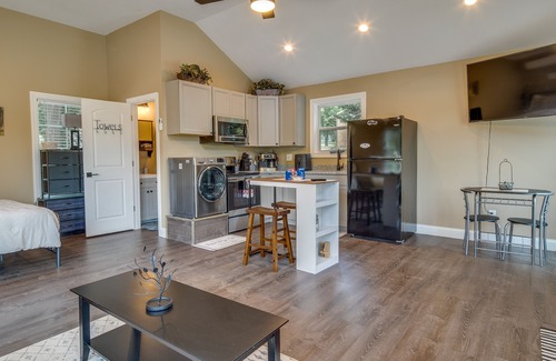 Simpsonville Apartment | Peaceful Waterfront Studio 16 Mi to Greenville!