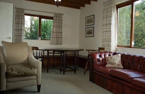 Llanfyrnach House | Peaceful, well equipped, pet friendly, character bungalow