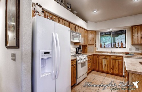 Alto Cabin | Peacful EZ Feeling: 'EZ Feelings surround by pines