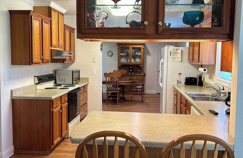 Foley House | Peachtree Cottage. Quality, comfort, & convenient location.