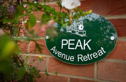 Chesterfield House | Peak Avenue Retreat