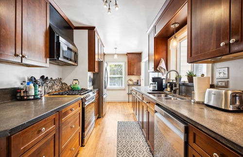 Veterans Park House | Peak House Hot Tub 3BR 2.5BA Close to Downtown