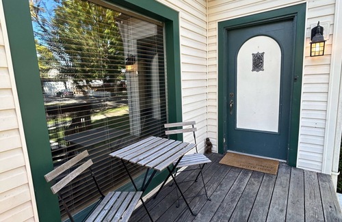 Veterans Park House | Peak House Hot Tub 3BR 2.5BA Close to Downtown