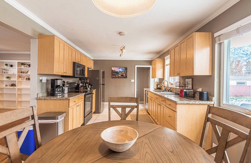 Cottonwood Heights House | Peak Paradise: 3-Bed Sanctuary with Hot Tub