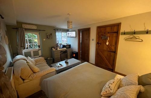 Felton House | Pear Tree Cottage Courtyard