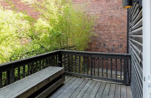 Alphabet Historic District Apartment | Pearl District Luxury 2BR AC Sleeps 4
