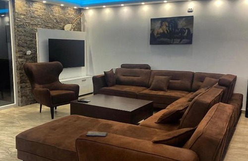 Belgrade House | Pearl house