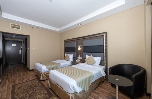 Al Muraqqabat Hotel | Pearl Swiss Hotel