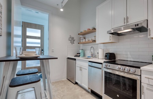 Tobin Hill House | Pearl Vista | 3 Bed, 3.5 Bath