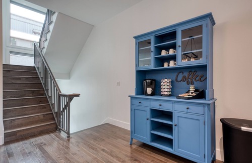 Tobin Hill House | Pearl Vista | 3 Bed, 3.5 Bath