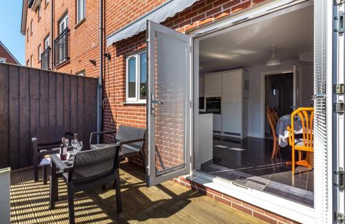 Felixstowe House | Pebble Beach - Felixstowe
