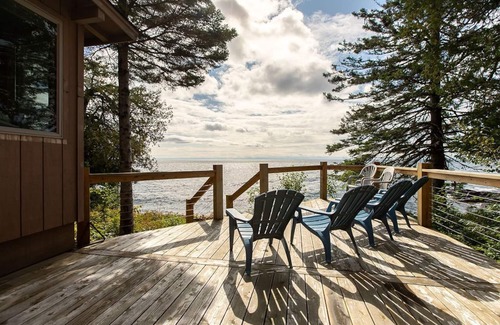 Lutsen House | Pebble Beach Paradise on Lake Superior. Amazing views, updated & fresh inside.