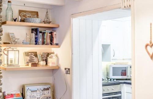 Aberdovey House | Pebble Cottage