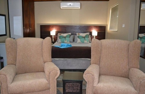 Fichardt Park House | Pebble Fountain Guesthouse