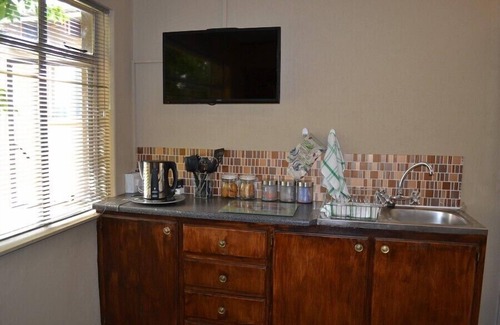 Fichardt Park House | Pebble Fountain Guesthouse