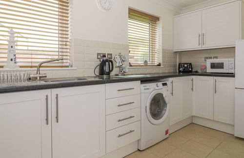 Kessingland Cottage | PEBBLE HOUSE, pet friendly, country holiday cottage in Kessingland