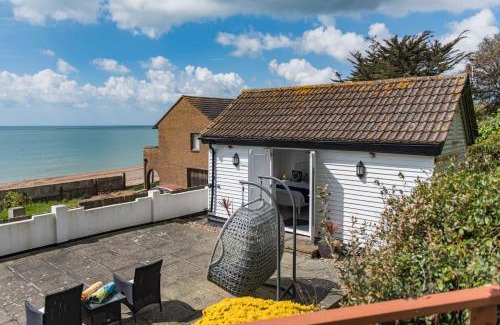 Folkestone House | Pebbles by Bloom Stays