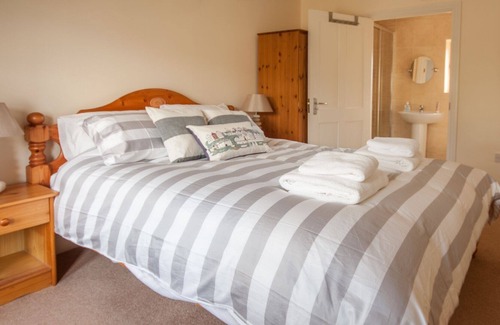 Swanage Cottage | Pebbles - quality seaside holiday home for families