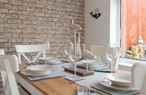 Llanddulas House | Pebbles Reach