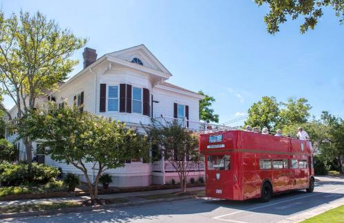 Morehead City Bed & Breakfast | Pecan Tree Inn