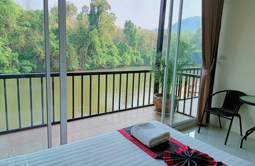 Tha Sao Resort | Pechmaneekan Beach Resort